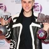 Justin Bieber con sus premios MTV 2011