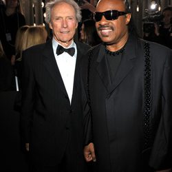 Clint Eastwood y Stevie Wonder en la gala homenaje a Clint Eastwood en Los Angeles