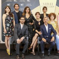 El reparto de 'Velvet Colección' en la presentación en Barcelona