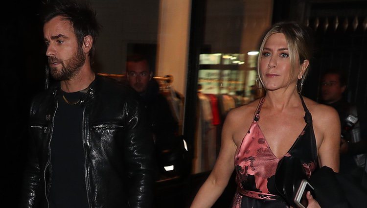 Jennifer Aniston y Justin Theroux de cena romántica por París