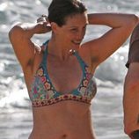 Julia Roberts en la playa con sus axila sin depilar