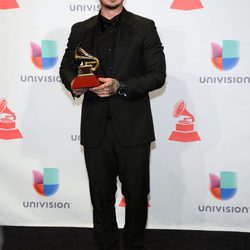 J Balvin en los Grammy Latinos 2015
