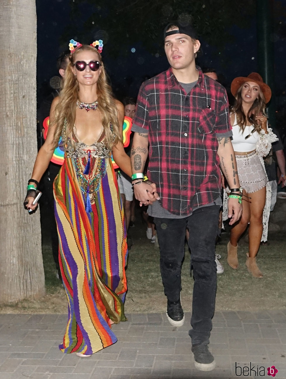 Paris Hilton y Chris Zylka en el Coachella 2017