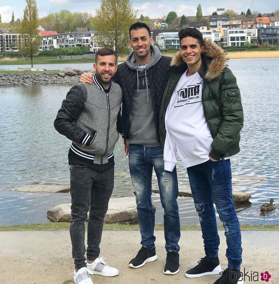 Jordi Alba, Sergio Busquets y Marc Bartra en Dortmund