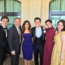 El elenco de 'Los Magos de Waverly Place' en la boda de David Henrie