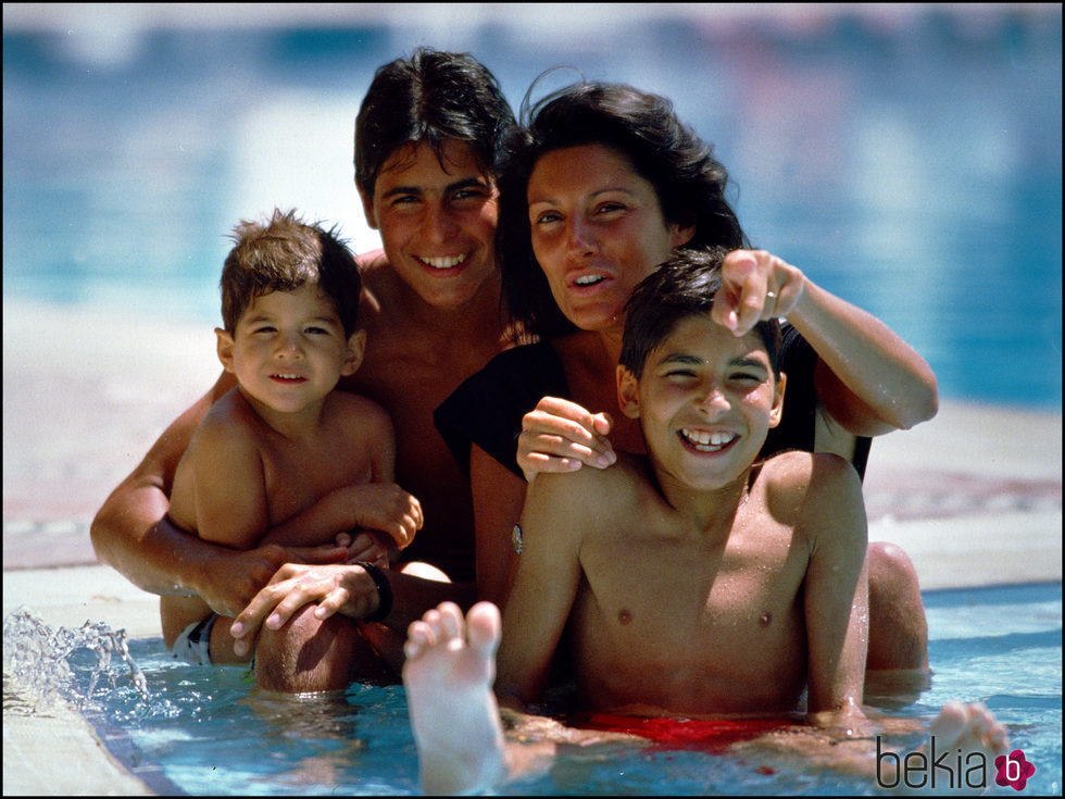 Carmina Ordóñez junto a sus hijos Fran, Cayetano y Julián