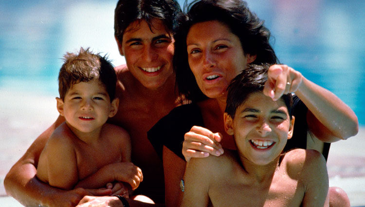 Carmina Ordóñez junto a sus hijos Fran, Cayetano y Julián