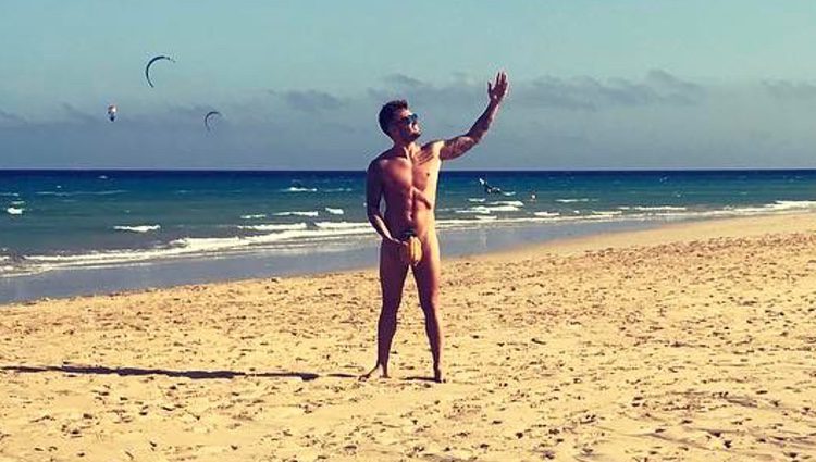 Rodri ('GH17') se desnuda en su viaje a Fuerteventura