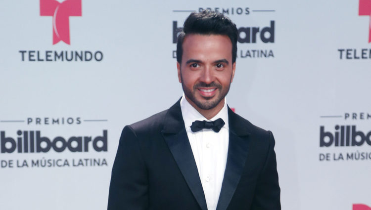 Luis Fonsi en la alfombra roja de los Billboard Latinos 2017