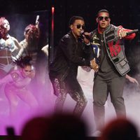 Ozuna y Daddy Yankee en los premios Billboard Latinos 2017