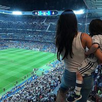 Pilar Rubio lleva a Sergio Ramos Junior a ver a su papá jugar al fútbol