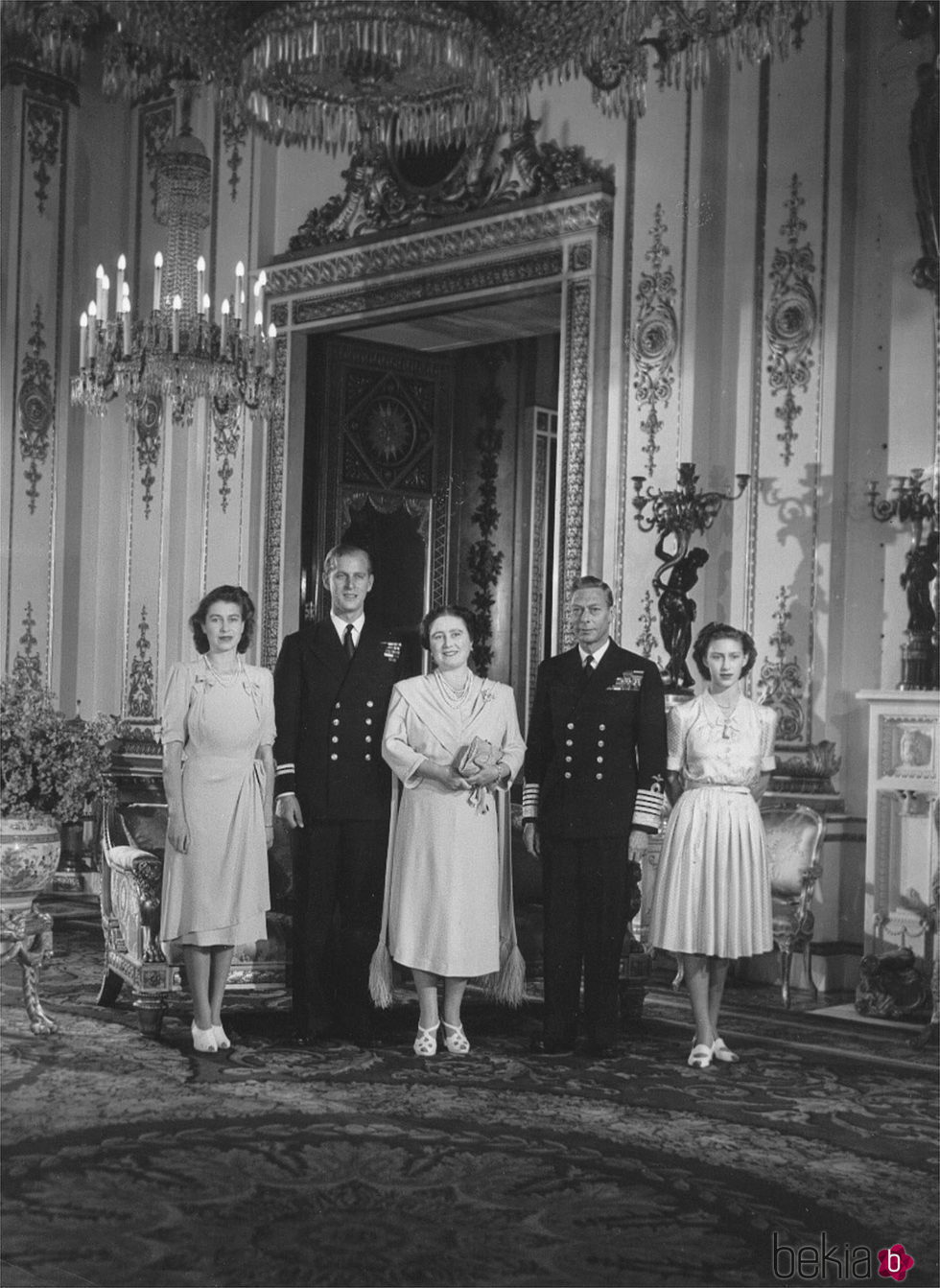 La Reina Isabel y el Duque de Edimburgo en su pedida de mano con los Reyes Jorge e Isabel y la Princesa Margarita