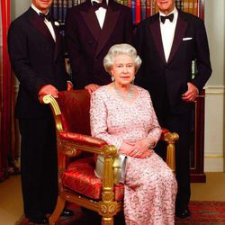 La Reina Isabel, el Duque de Edimburgo, el Príncipe Carlos y el Príncipe Guillermo
