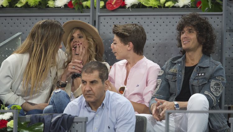 Arancha de Benito con sus hijos y Agustín Etienne en el Mutua Madrid Open 2017