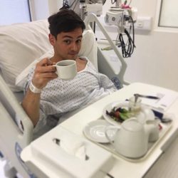 Tom Daley en el hospital a dos días de su boda