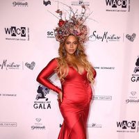Beyoncé posa embarazada en la Inaugural Wearable Art Gala