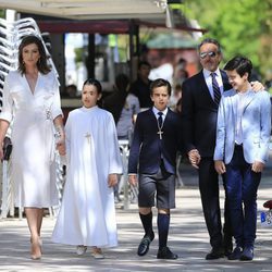 Nieves Álvarez y Marco Severini juntos en la comunión de sus hijos Bianca y Brando