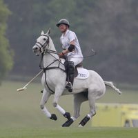 El Príncipe Harry jugado al polo en Ascot