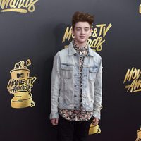 Thomas Barbusca en la alfombra roja de los MTV Movie Awards 2017