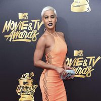 Sibley Scoles en la alfombra roja de los MTV Movie Awards 2017