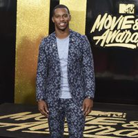Victor Cruz en la alfombra roja de los MTV Movie Awards 2017