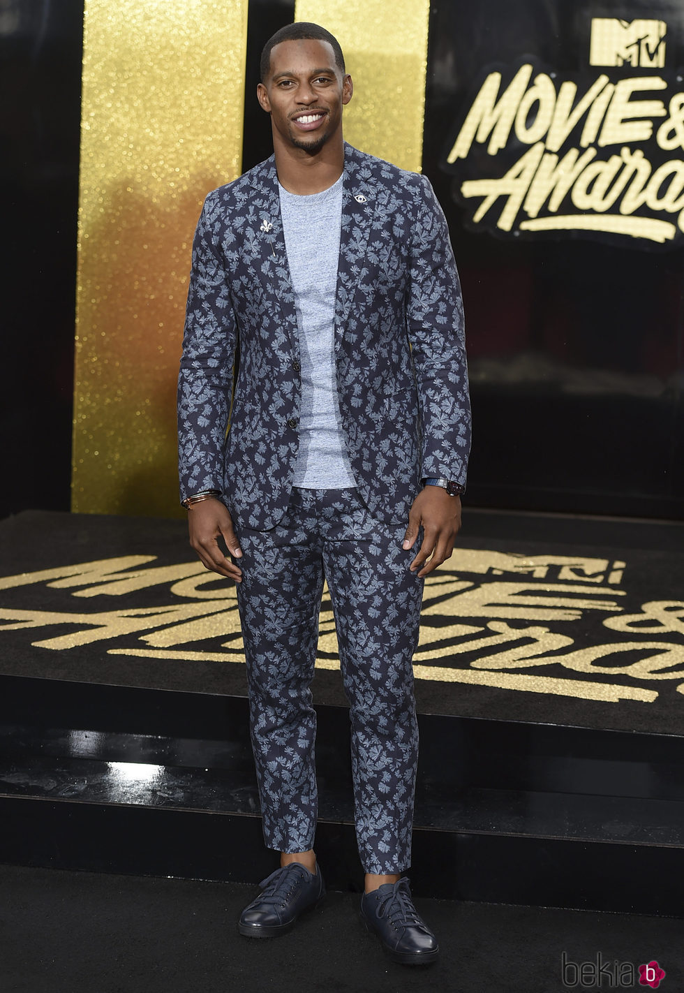 Victor Cruz en la alfombra roja de los MTV Movie Awards 2017