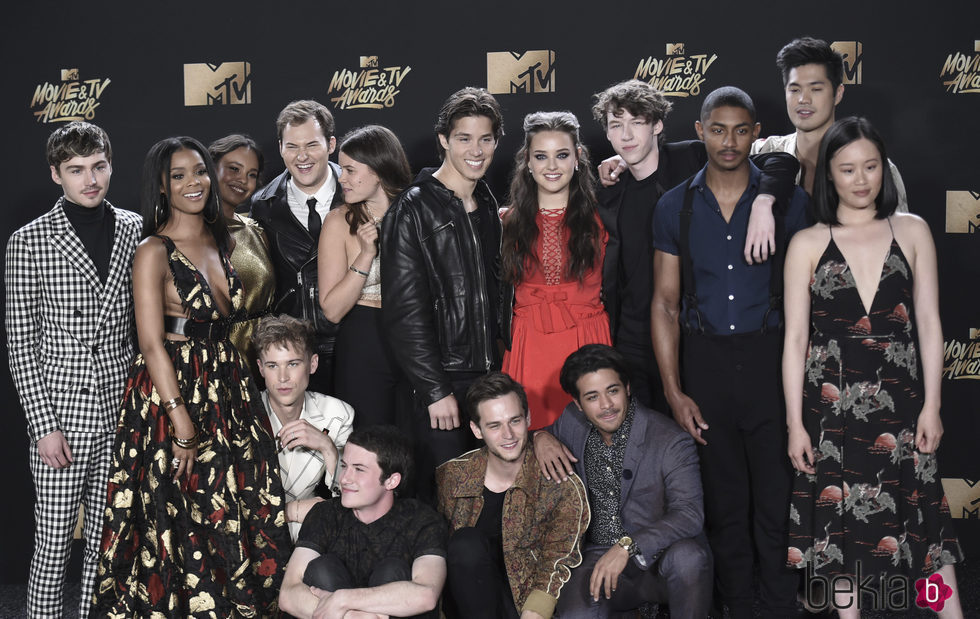 El elenco de 'Por trece razones' en los MTV Movie Awards 2017