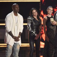 Vin Diesel, Tyrese Gibson, Michelle Rodriguez y Jordana Brewster reciben el premio MTV Generation en los MTV Movie Awards 2017