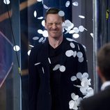 Michael Fassbender lleno de confeti en 'El Hormiguero'