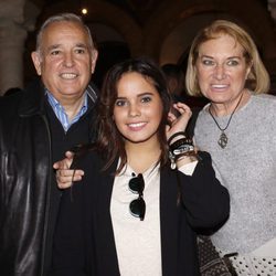 Gloria Camila y sus tíos Gloria Mohedano y José Antonio Rodríguez