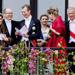 Alberto de Mónaco, los Reyes de Bélgica, los Grandes Duques de Luxemburgo y Estefanía de Luxemburgo en el 80 cumpleaños de Harald y Sonia de Noruega