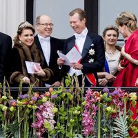 Alberto de Mónaco, los Reyes de Bélgica, los Grandes Duques de Luxemburgo y Estefanía de Luxemburgo en el 80 cumpleaños de Harald y Sonia de Noruega