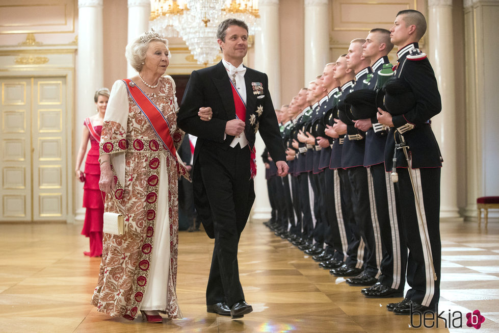 Beatriz de Holanda y Federico de Dinamarca en una cena de gala por el 80 cumpleaños de los Reyes de Noruega