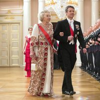 Beatriz de Holanda y Federico de Dinamarca en una cena de gala por el 80 cumpleaños de los Reyes de Noruega