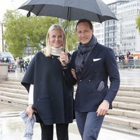 Haakon y Mette-Marit de Noruega en el 80 cumpleaños de Harald y Sonia de Noruega