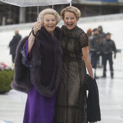 Beatriz y Mabel de Holanda en la cena en honor a los Reyes de Noruega por su 80 cumpleaños