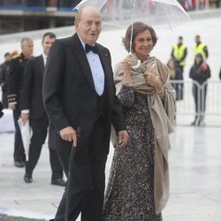 Los Reyes Juan Carlos y Sofía en la cena en honor a los Reyes de Noruega por su 80 cumpleaños