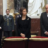 Los Reyes Juan Carlos y Sofía en el funeral de Alicia de Borbón-Parma