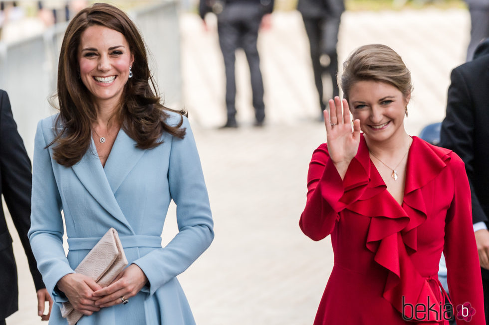 Kate Middleton y la Princesa Stephanie de Luxemburgo en un acto oficial