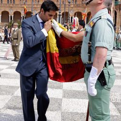Fran Rivera jurando bandera en Sevilla