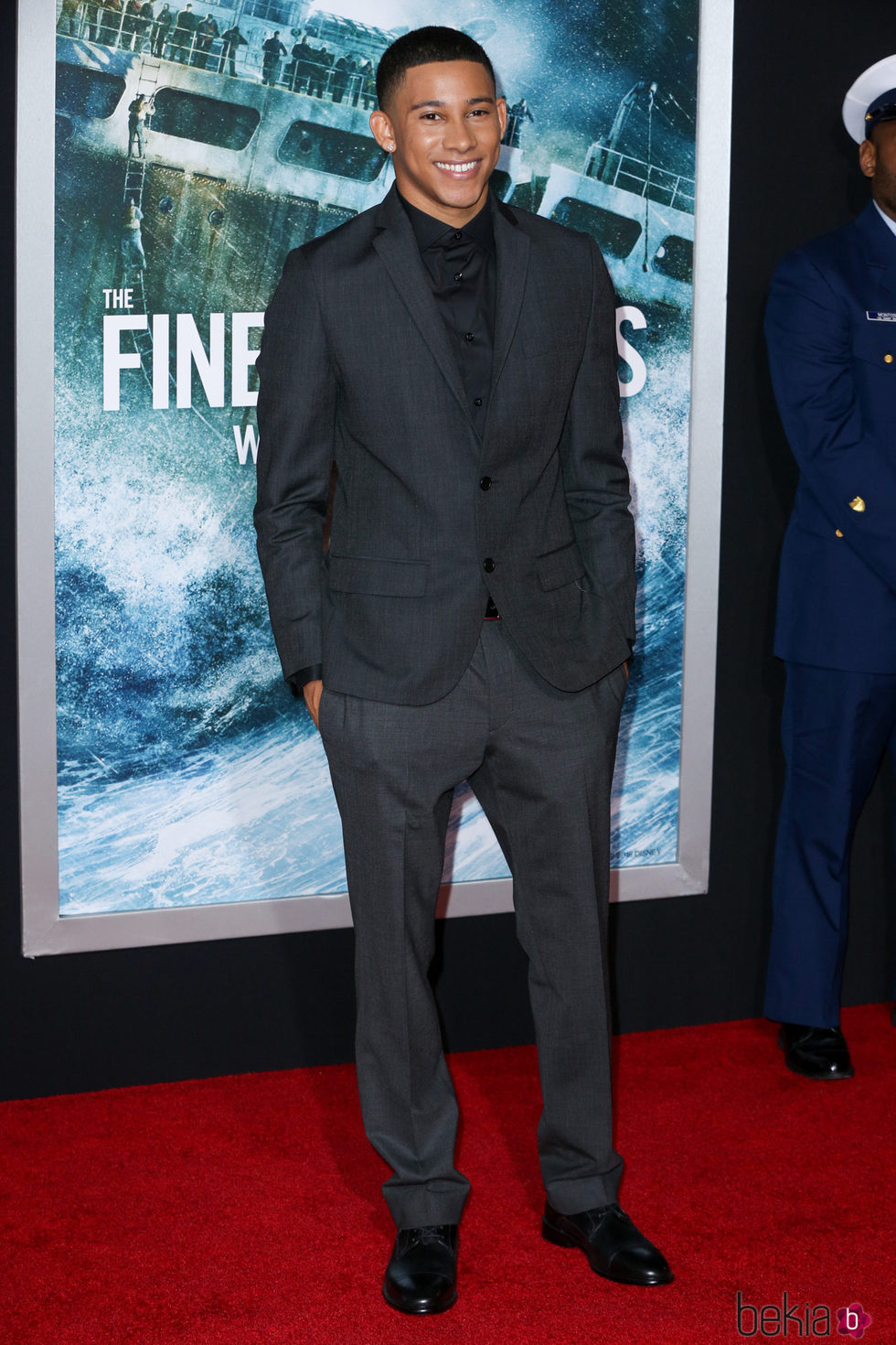 Keiynan Lonsdale en la Premiere de 'La hora decisiva'