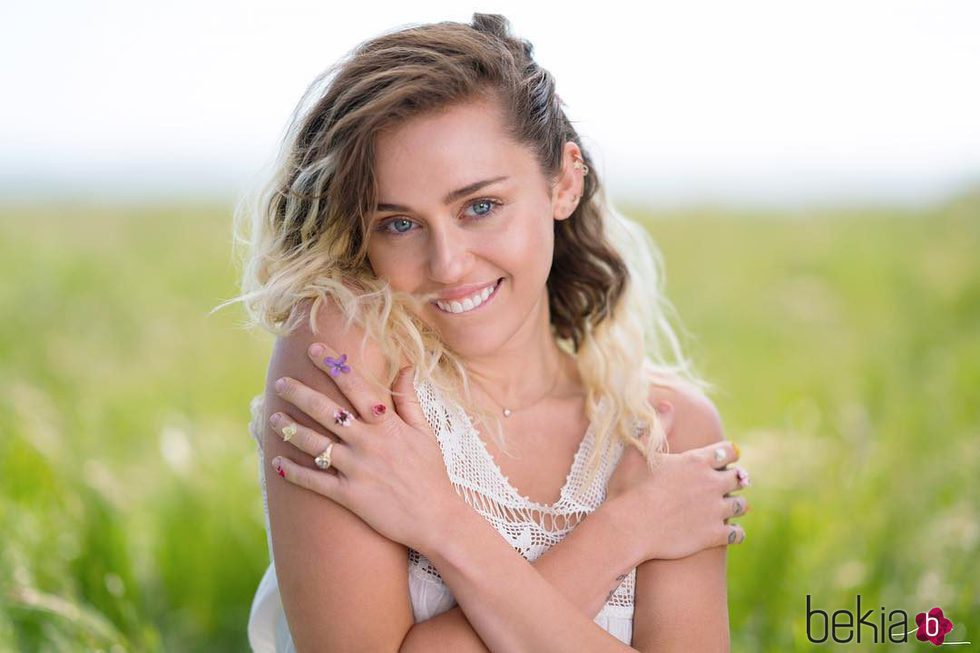 Miley Cyrus espléndida tras su recuperación
