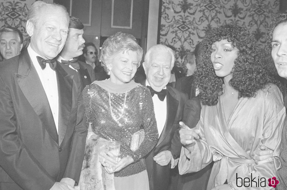 Donna Summer junto con Betty y Gerald Ford