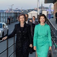 La Reina Sofía y Silvia de Suecia en una cena en Estocolmo