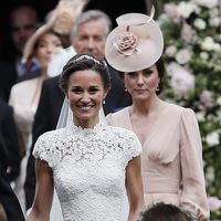 Kate Middleton con su hermana Pippa Middleton el día de su boda