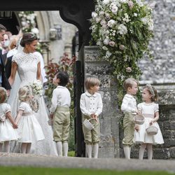 Kate Middleton con sus hijos en la boda de Pippa Middleton y James Matthews