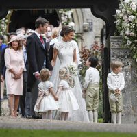 Kate Middleton con sus hijos en la boda de Pippa Middleton y James Matthews