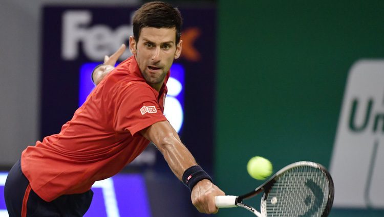 Novak Djokovic en un partido en el Master de Shanghai