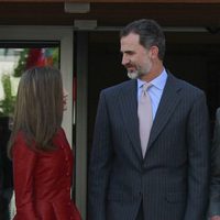 Los Reyes Felipe y Letizia, muy cómplices en el día de su 13 aniversario de boda