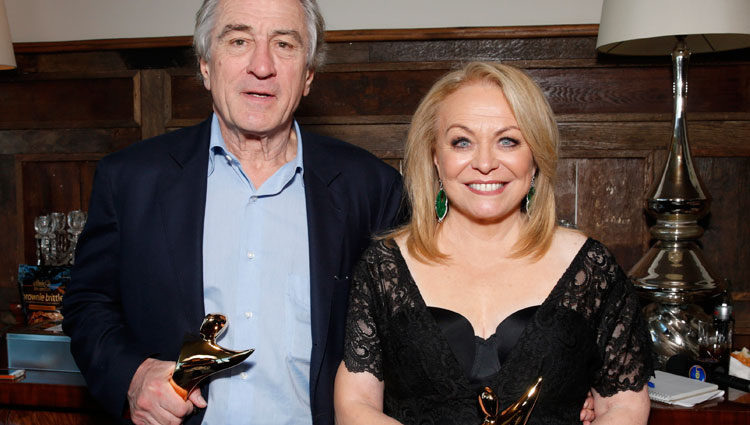 Jacki Weaver y Robert De Niro galardonados por 'El lado bueno de las cosas'